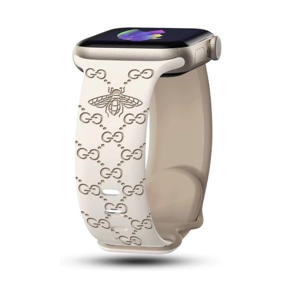 Silicone Apple Watch Band Fits 42/44/45/49mm Modern and Luxury Cream - Picture 1 of 3